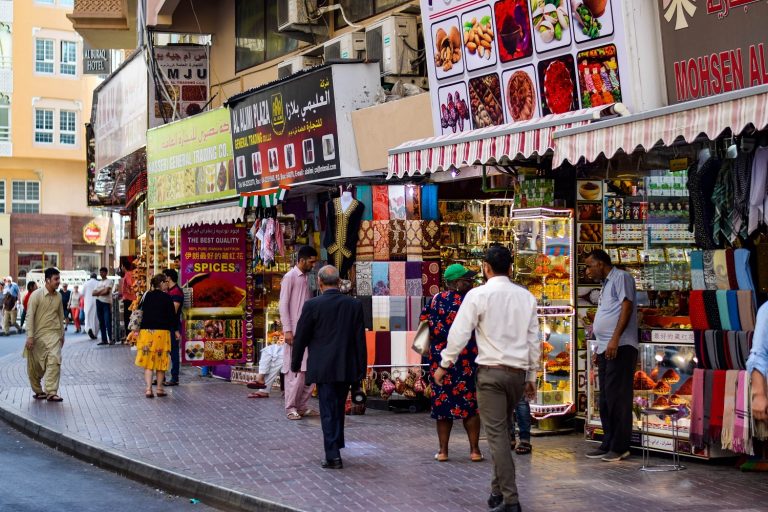 Which local foods should I try when visiting Dubai? Which local foods should I try when visiting Dubai